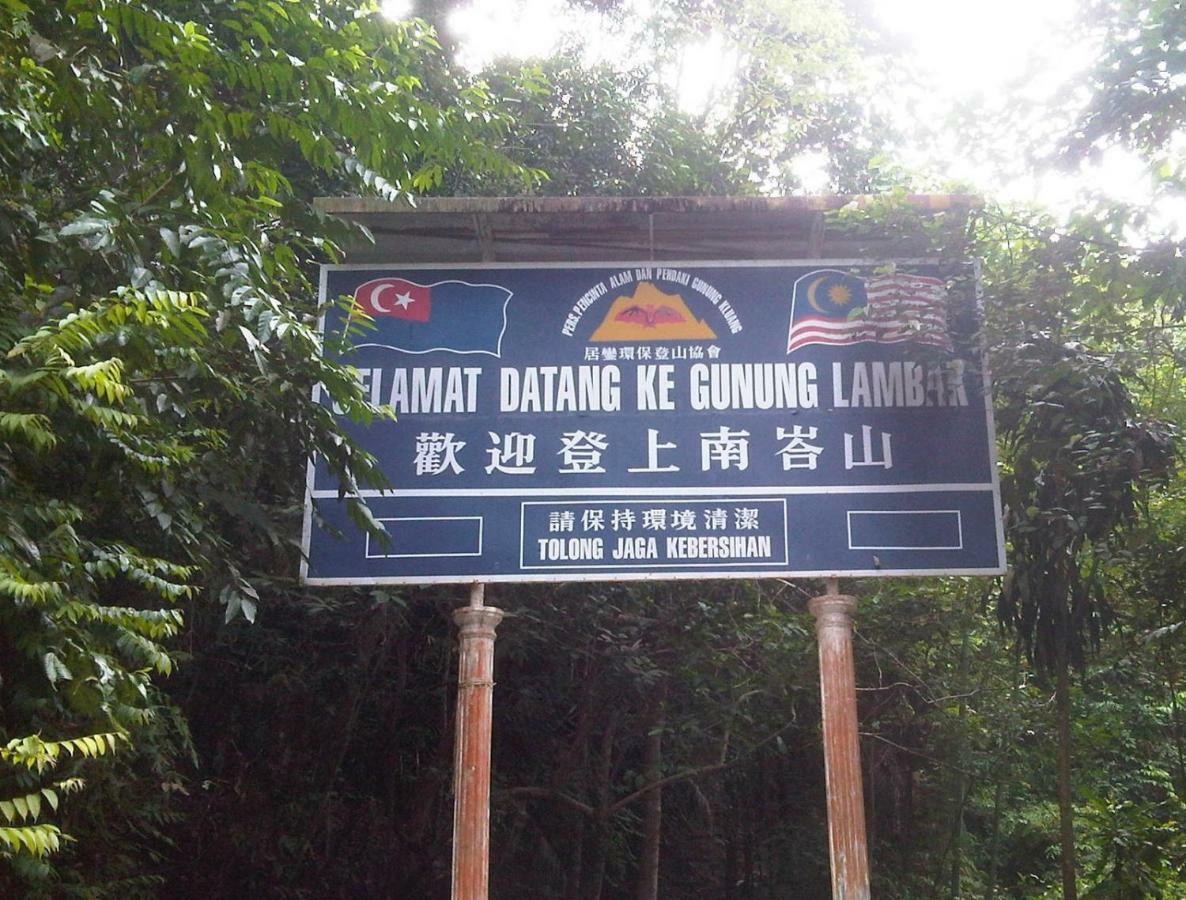 Kluang Barat Homestay Keluang Exterior foto